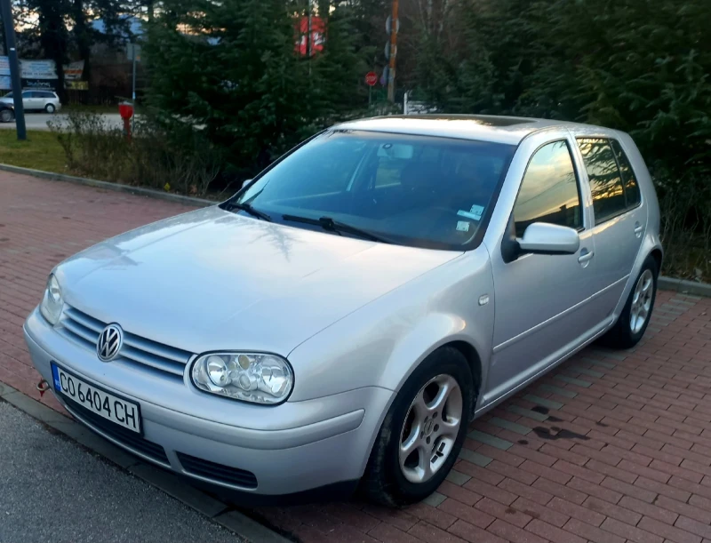 VW Golf 1.6, снимка 2 - Автомобили и джипове - 49424413