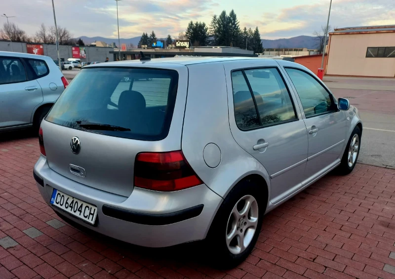 VW Golf 1.6, снимка 4 - Автомобили и джипове - 49424413