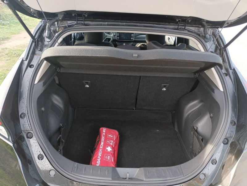 Nissan Leaf  N-Connecta, снимка 16 - Автомобили и джипове - 52503855