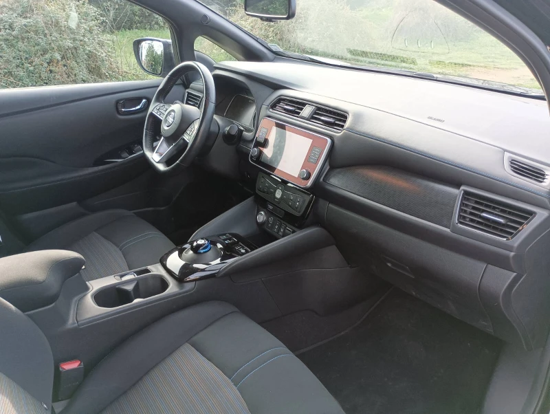 Nissan Leaf  N-Connecta, снимка 15 - Автомобили и джипове - 52503855