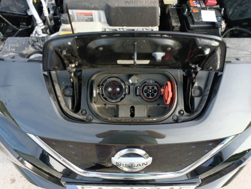 Nissan Leaf  N-Connecta, снимка 9 - Автомобили и джипове - 52503855