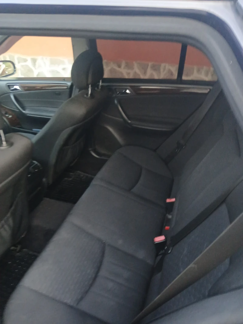 Mercedes-Benz C 220, снимка 12 - Автомобили и джипове - 53264693