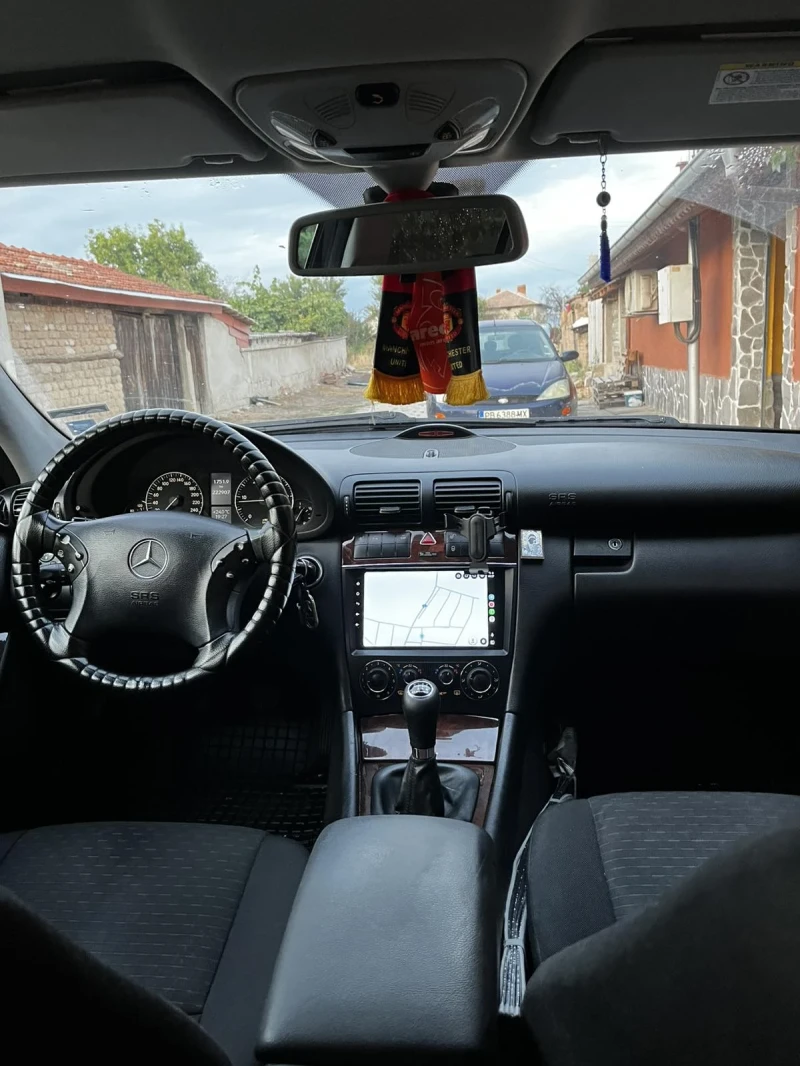 Mercedes-Benz C 220, снимка 9 - Автомобили и джипове - 53264693