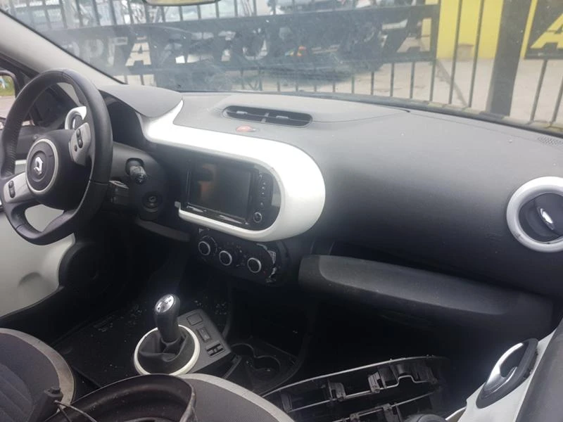 Renault Twingo 1.0evro.6.novo, снимка 9 - Автомобили и джипове - 35782895