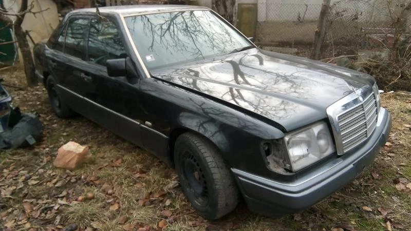 Mercedes-Benz 124 230,200,250D,300D, снимка 1 - Автомобили и джипове - 37197243