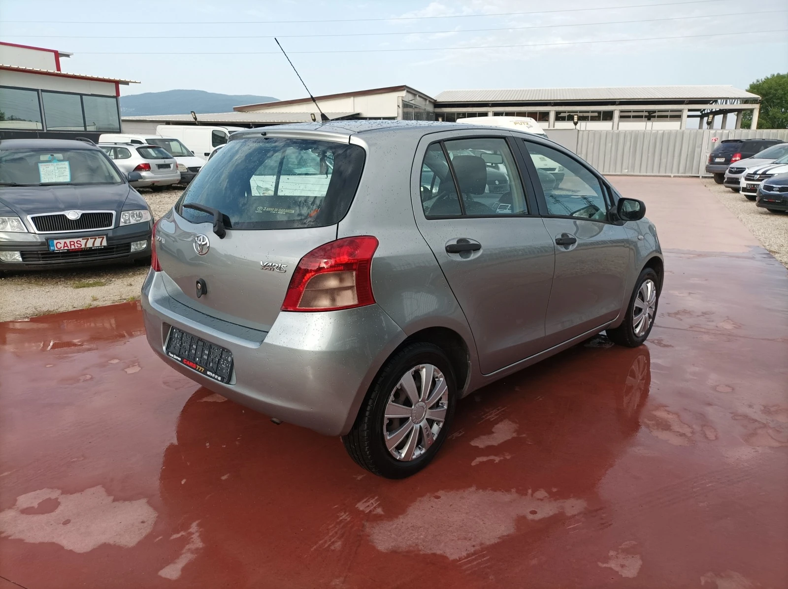 Toyota Yaris 1.0 BENZIN -ЛИЗИНГ  - изображение 5