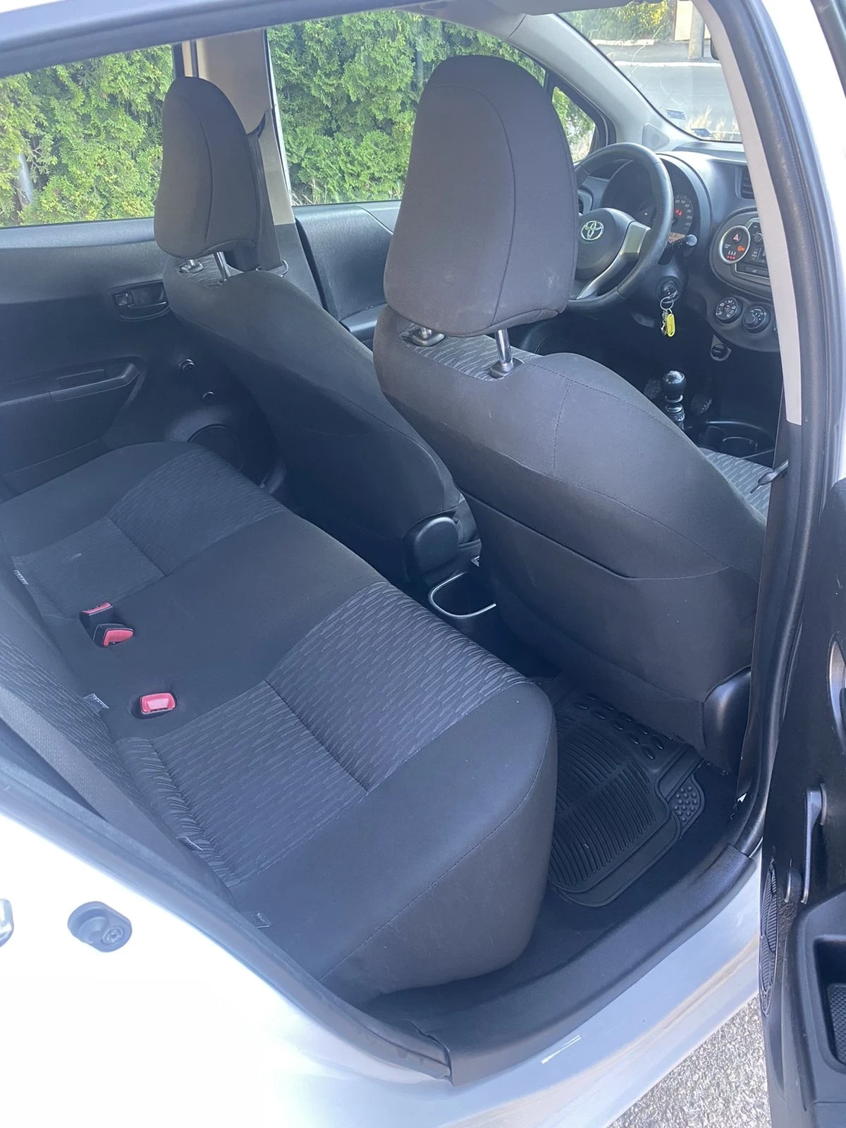 Toyota Yaris  - изображение 9