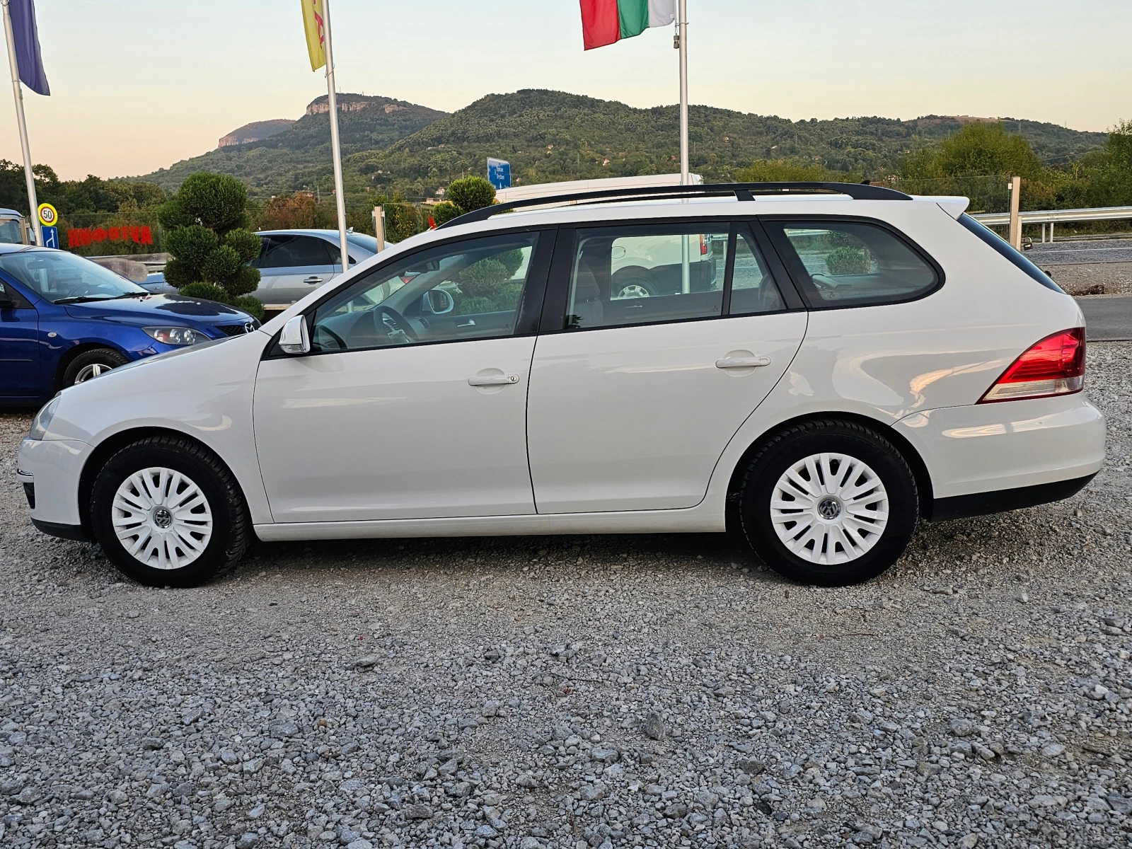 VW Golf 1.9 TDI КЛИМАТИК 105 кс  - изображение 2