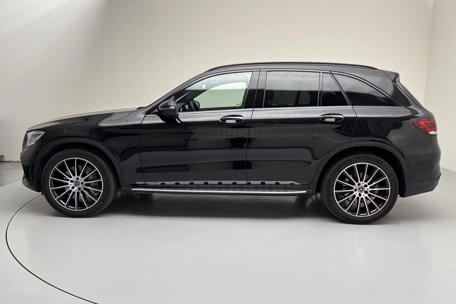 Mercedes-Benz GLC 300 4MATIC AMG PremiumPlus - изображение 2