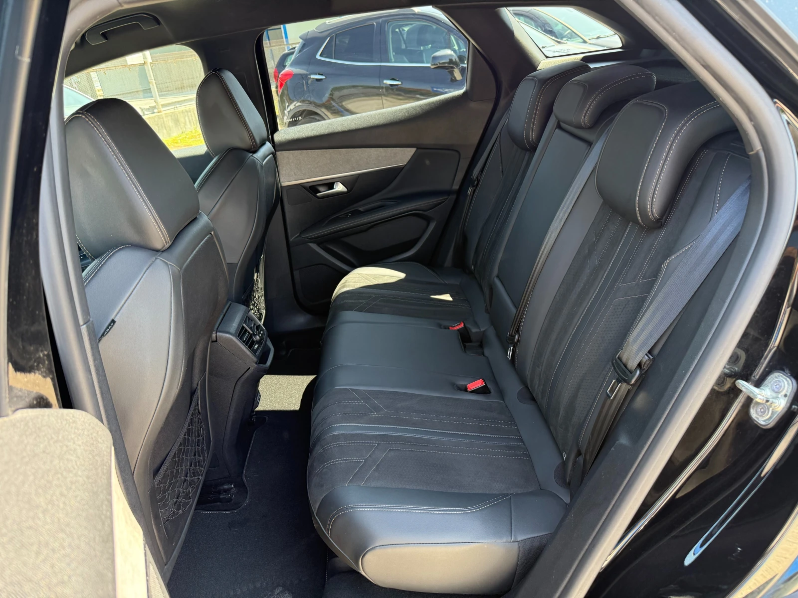 Peugeot 3008 1.5BLUEHDI-GT-FULL LED-КОЖА-360 КАМЕРИ-ПАРКТРОНИК - изображение 10