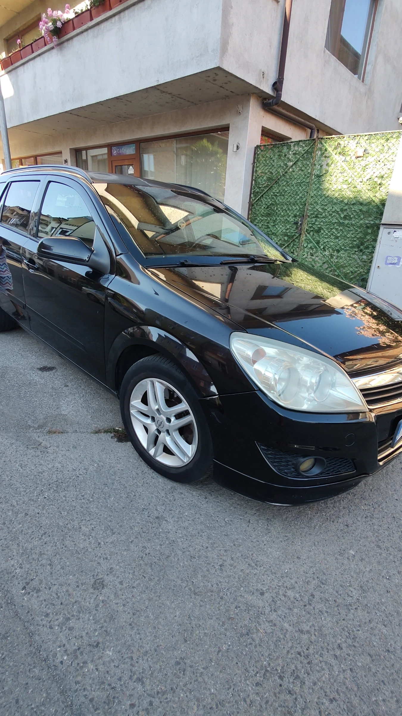 Opel Astra Caravan H - изображение 2
