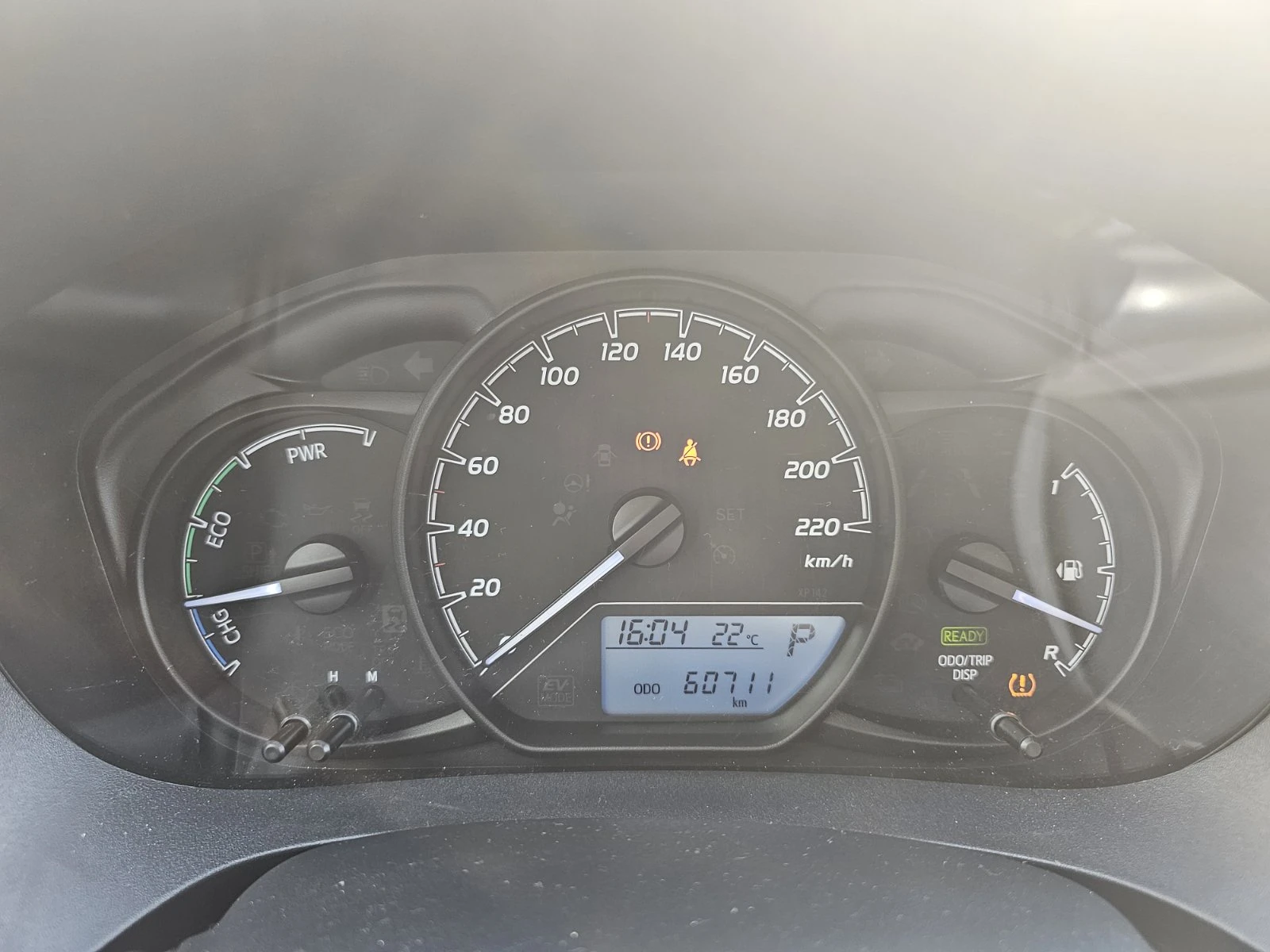 Toyota Yaris HYBRID 1.5  - изображение 8