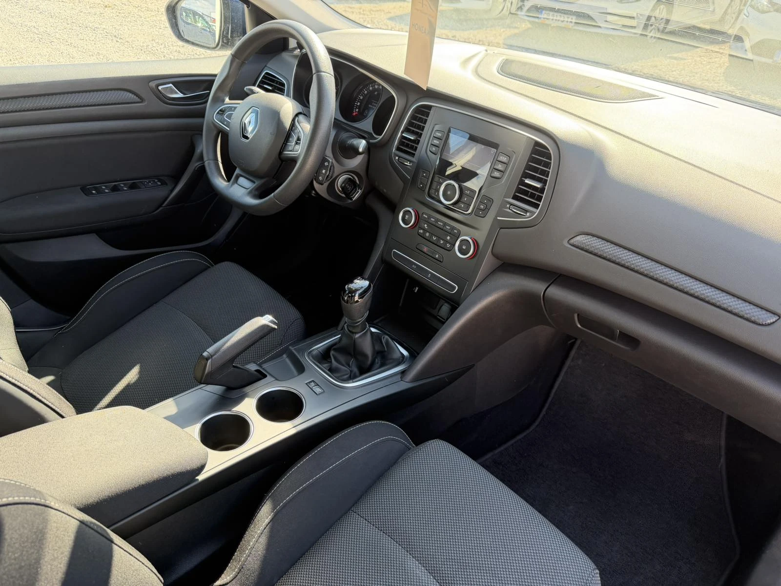Renault Megane 1.3TCe 140k.c. | Mobile.bg � ����������� 11