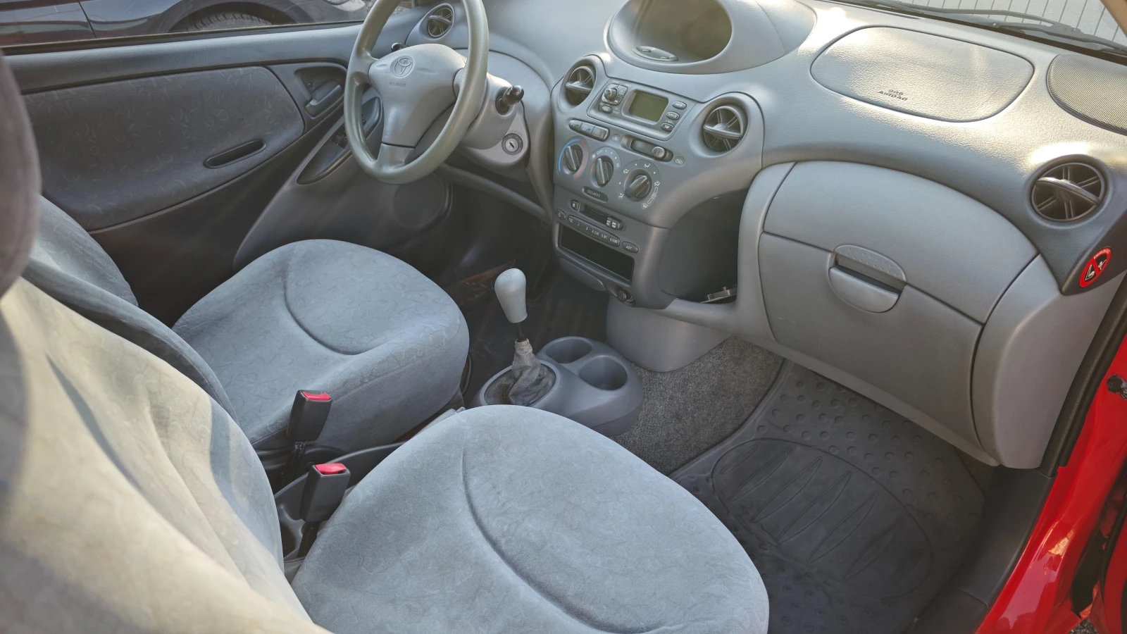 Toyota Corolla 1.0 VVTI - изображение 10