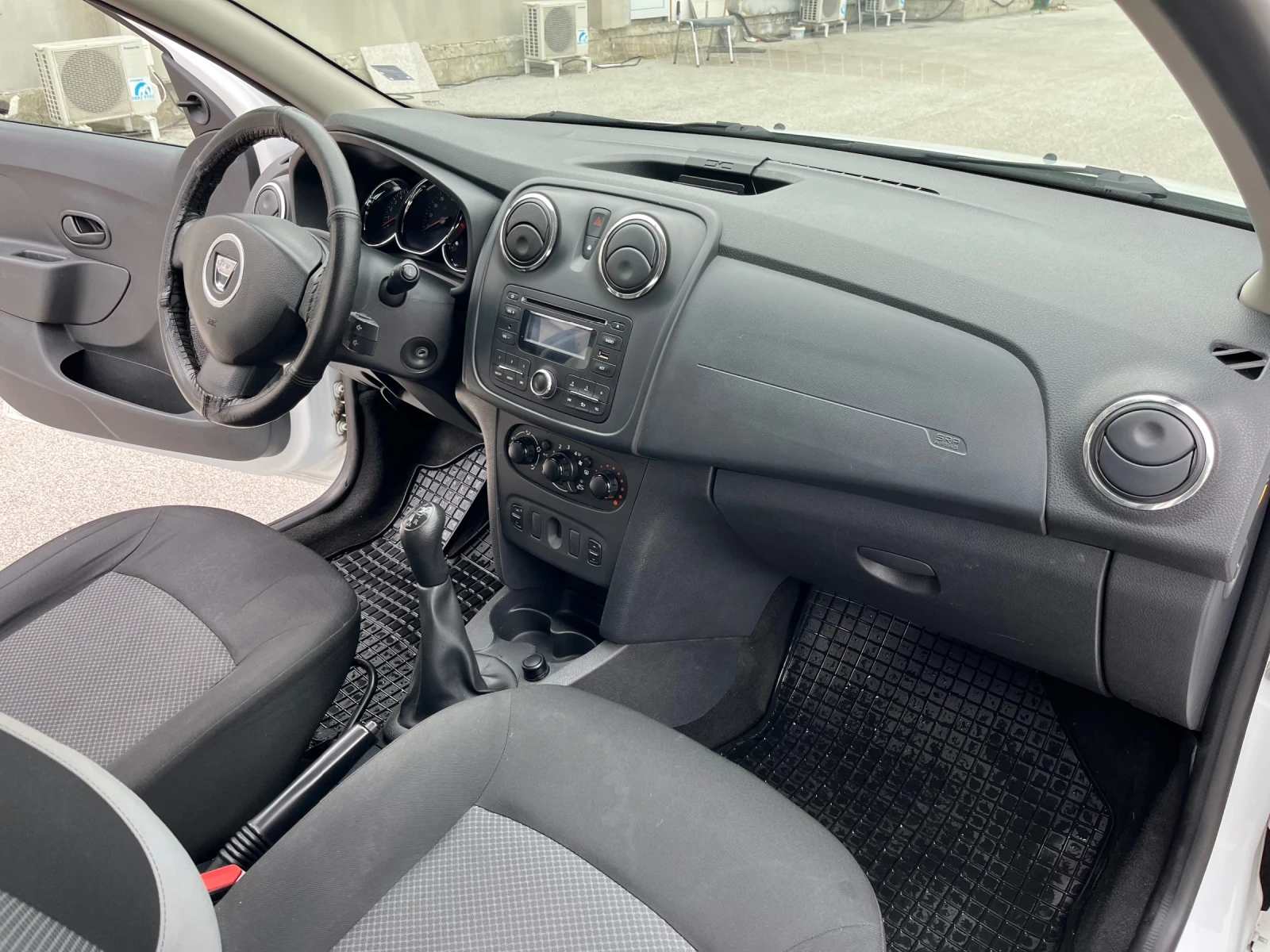 Dacia Sandero  - изображение 9