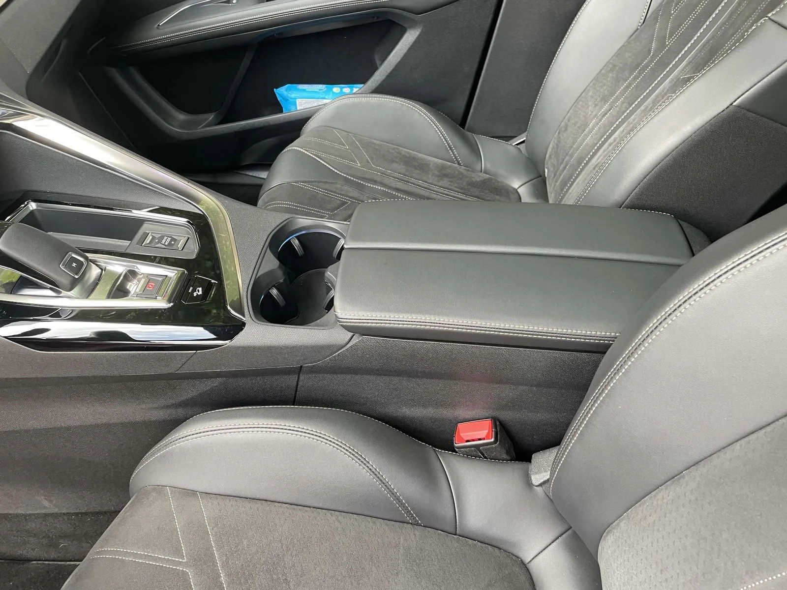 Peugeot 3008, снимка 8 - Автомобили и джипове - 54203605