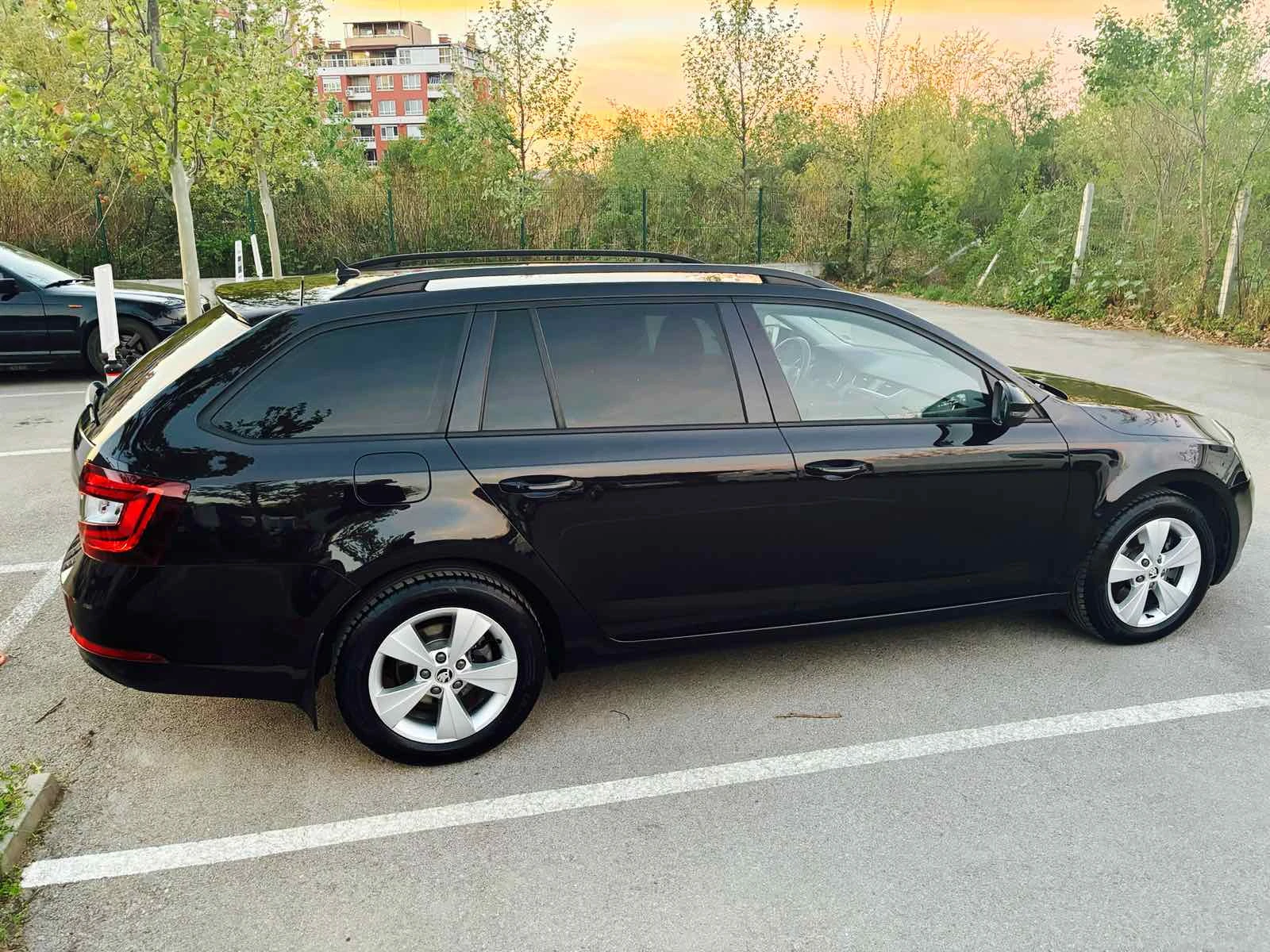 Skoda Octavia 2.0TDI RS 4x4 DSG, снимка 10 - Автомобили и джипове - 54364762