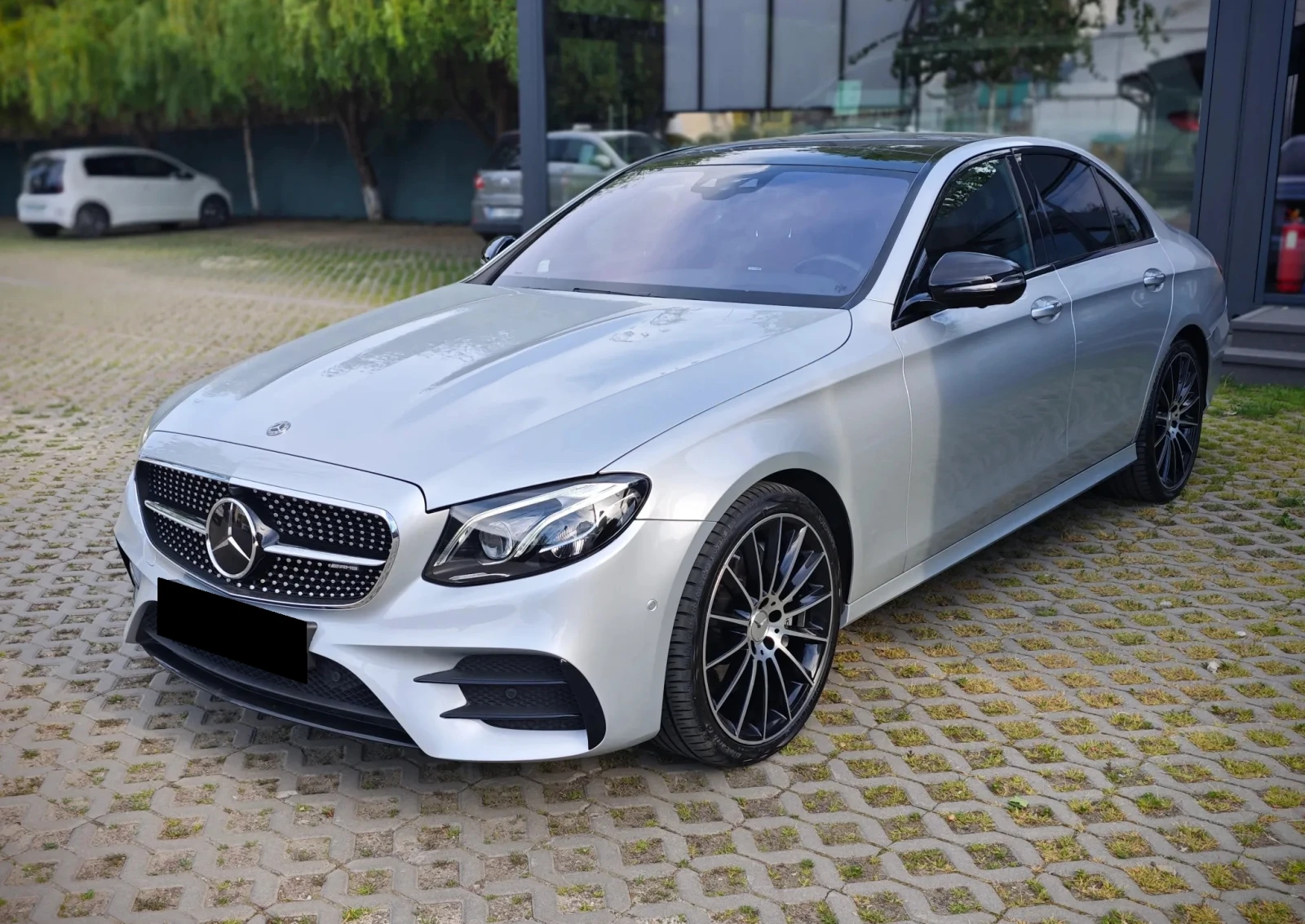 Mercedes-Benz E 53 AMG 4Matic+ , снимка 3 - Автомобили и джипове - 54541179