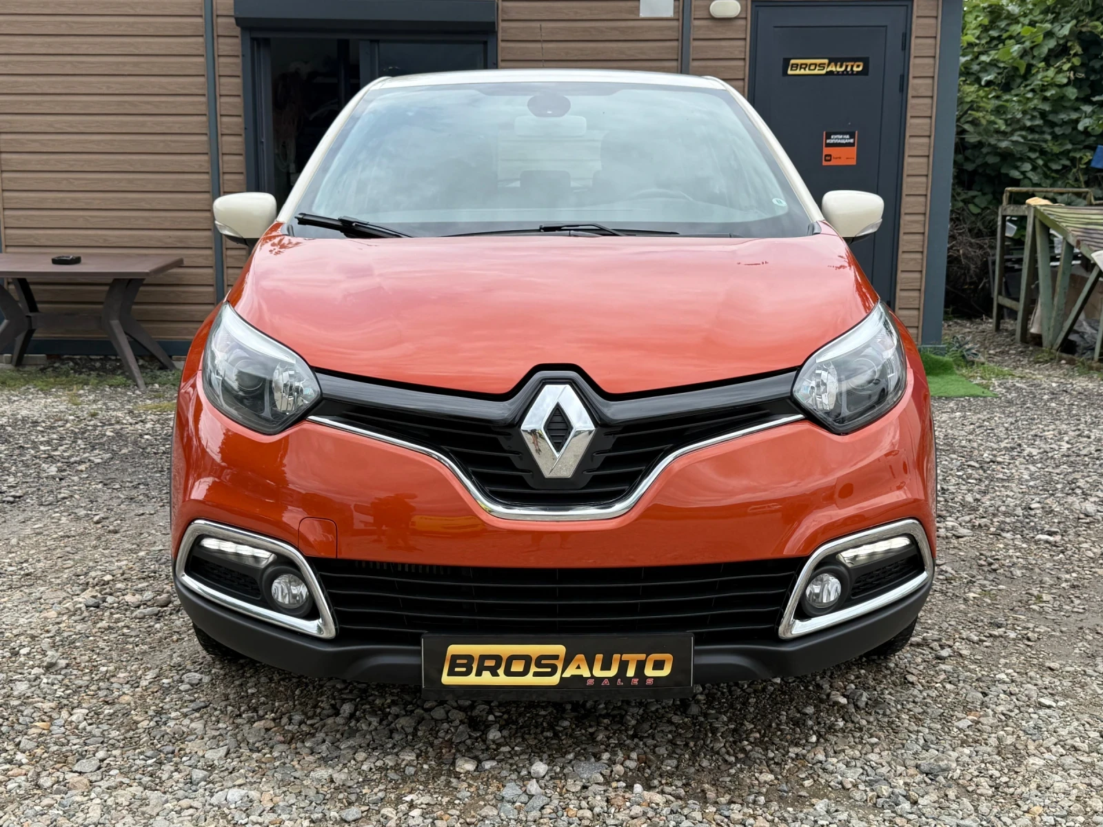 Renault Captur, снимка 8 - Автомобили и джипове - 54885003