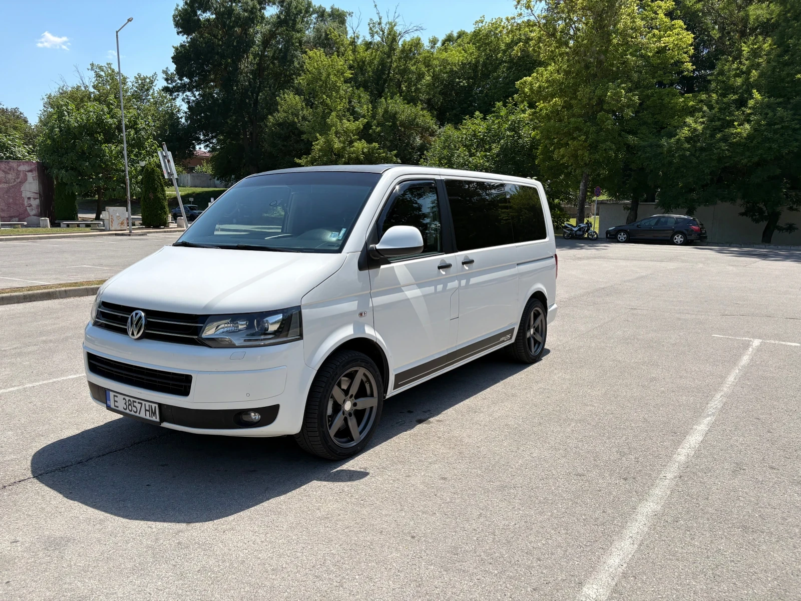 VW Multivan 2.0 ТДИ 180 КС, снимка 11 - Автомобили и джипове - 55137546