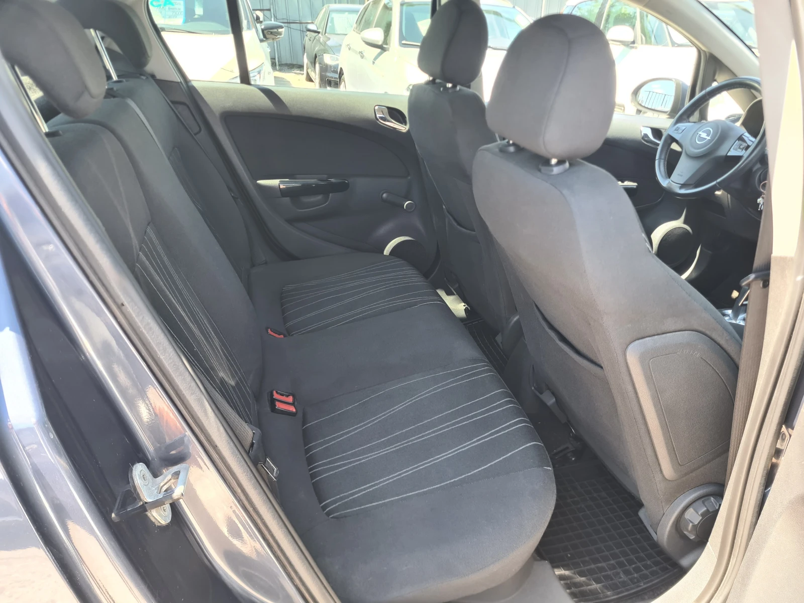 Opel Corsa 1.2i-АВТОМАТИК, снимка 12 - Автомобили и джипове - 55241970