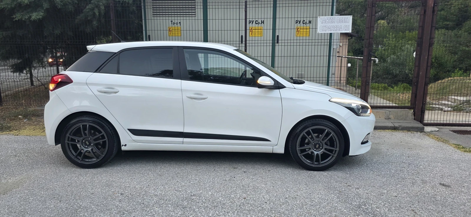 Hyundai I20 1.25i 4 Zylinder Xenon LED TOP EU6, снимка 8 - Автомобили и джипове - 55506972