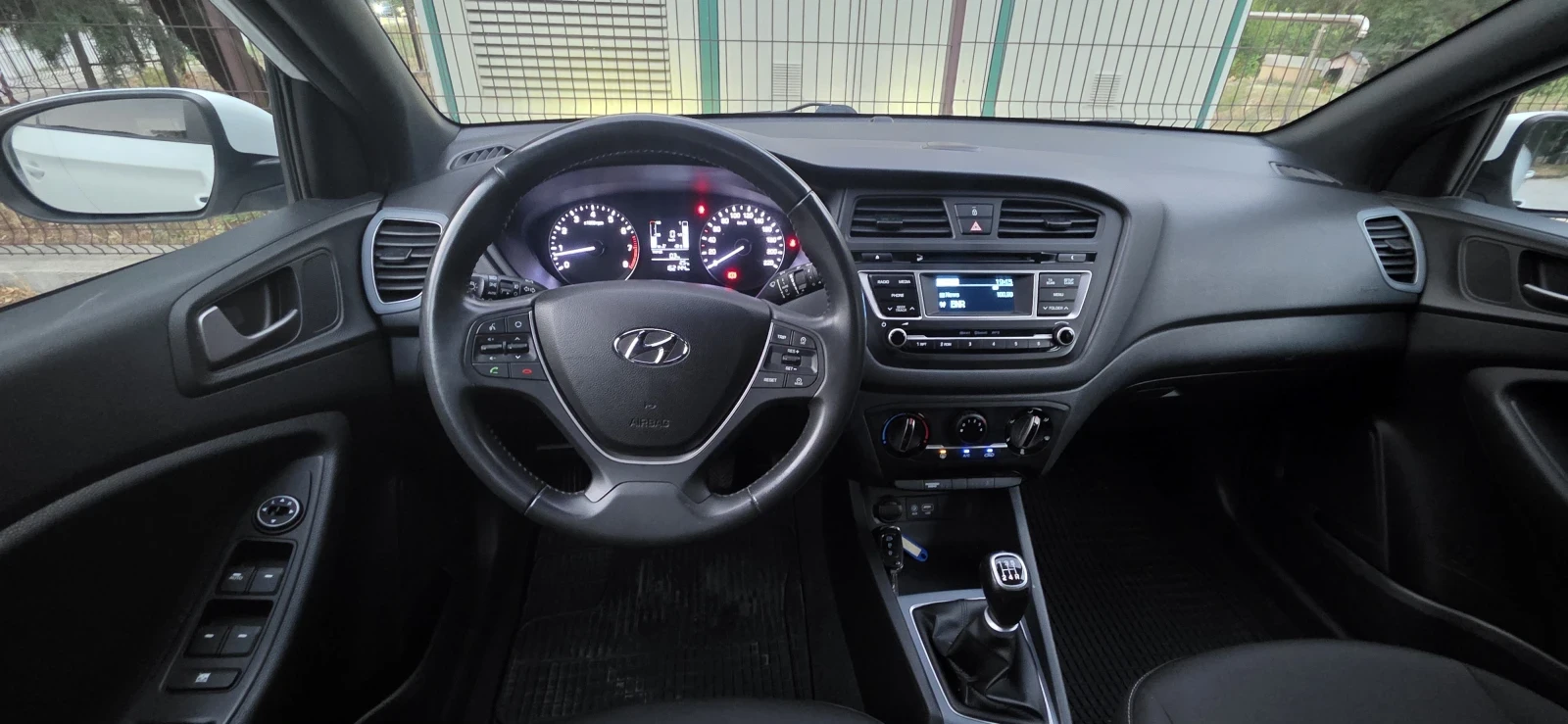 Hyundai I20 1.25i 4 Zylinder Xenon LED TOP EU6, снимка 14 - Автомобили и джипове - 55506972