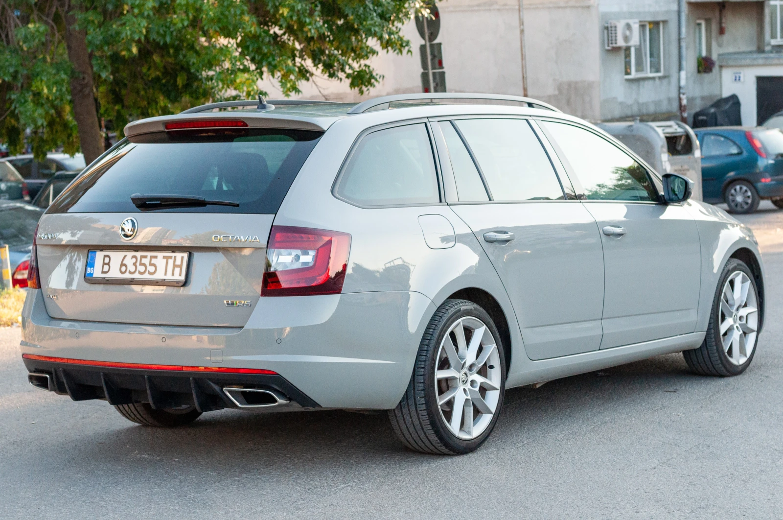 Skoda Octavia VRS 4x4 / FULL LED / Canton / Keyless, снимка 5 - Автомобили и джипове - 55806969