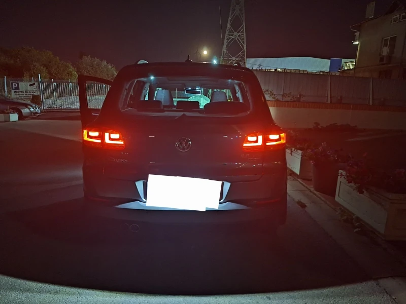 VW Tiguan, снимка 9 - Автомобили и джипове - 51332407