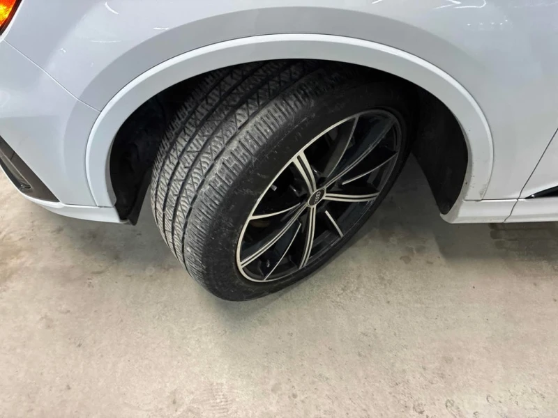 Audi Q7 Komfort  CARFAX, снимка 7 - Автомобили и джипове - 53323961