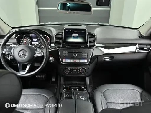 Mercedes-Benz GLE 350 4MATIC | Панорама | Кожа | Камера | Обдухване, снимка 6 - Автомобили и джипове - 54666140