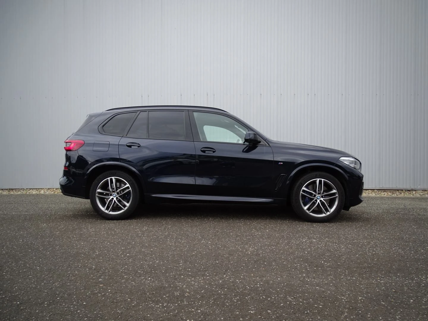 BMW X5 M50d - изображение 3