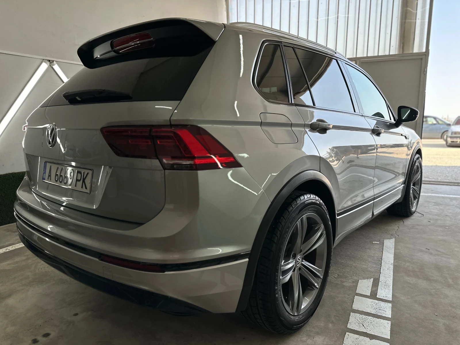VW Tiguan 2.0 150к.с - изображение 9