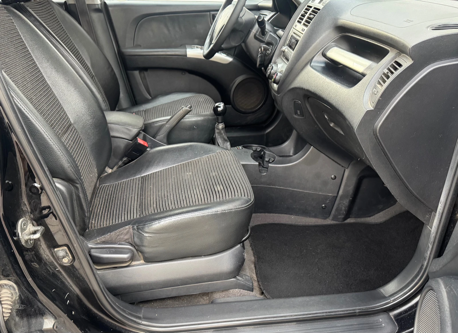 Kia Sportage 2, 0i GPL/b, 141ps, 4x4, Italy, климатр., мулти, е - изображение 10