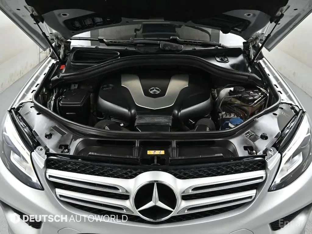 Mercedes-Benz GLE 350 4MATIC | Панорама | Кожа | Камера | Обдухване, снимка 7 - Автомобили и джипове - 54666140