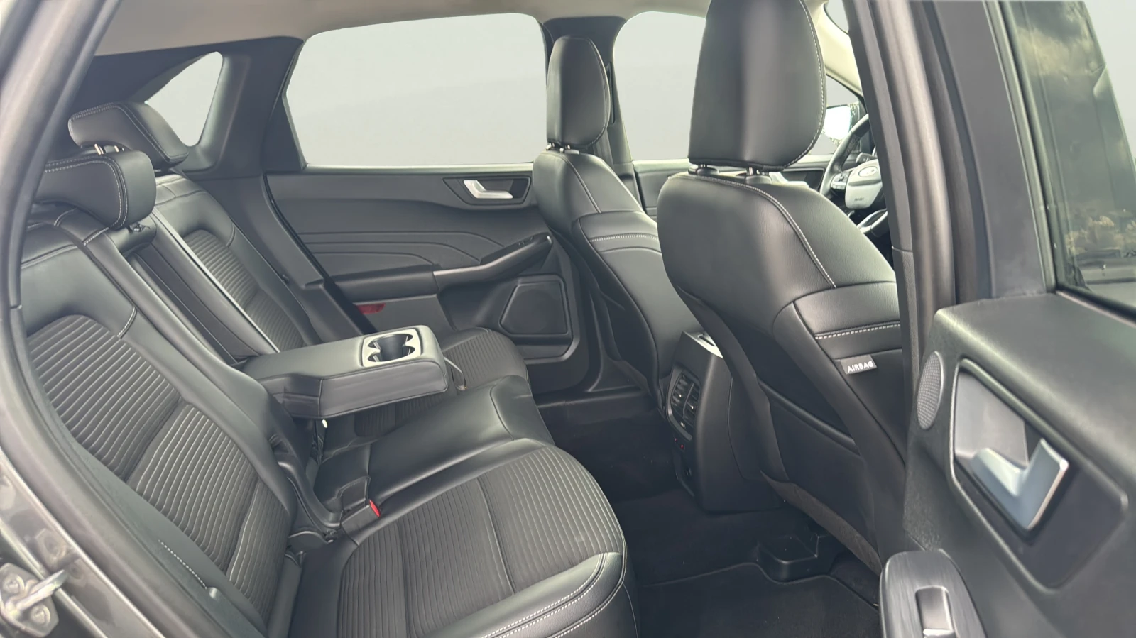 Ford Kuga 2.5 FHEV, снимка 14 - Автомобили и джипове - 55237190
