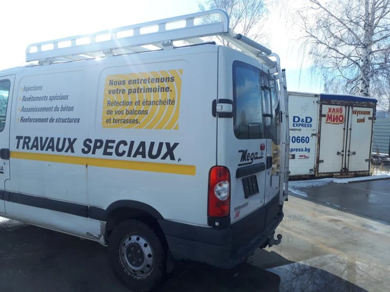 Renault Master 2.5dci 6skorosti, снимка 6 - Бусове и автобуси - 37502571