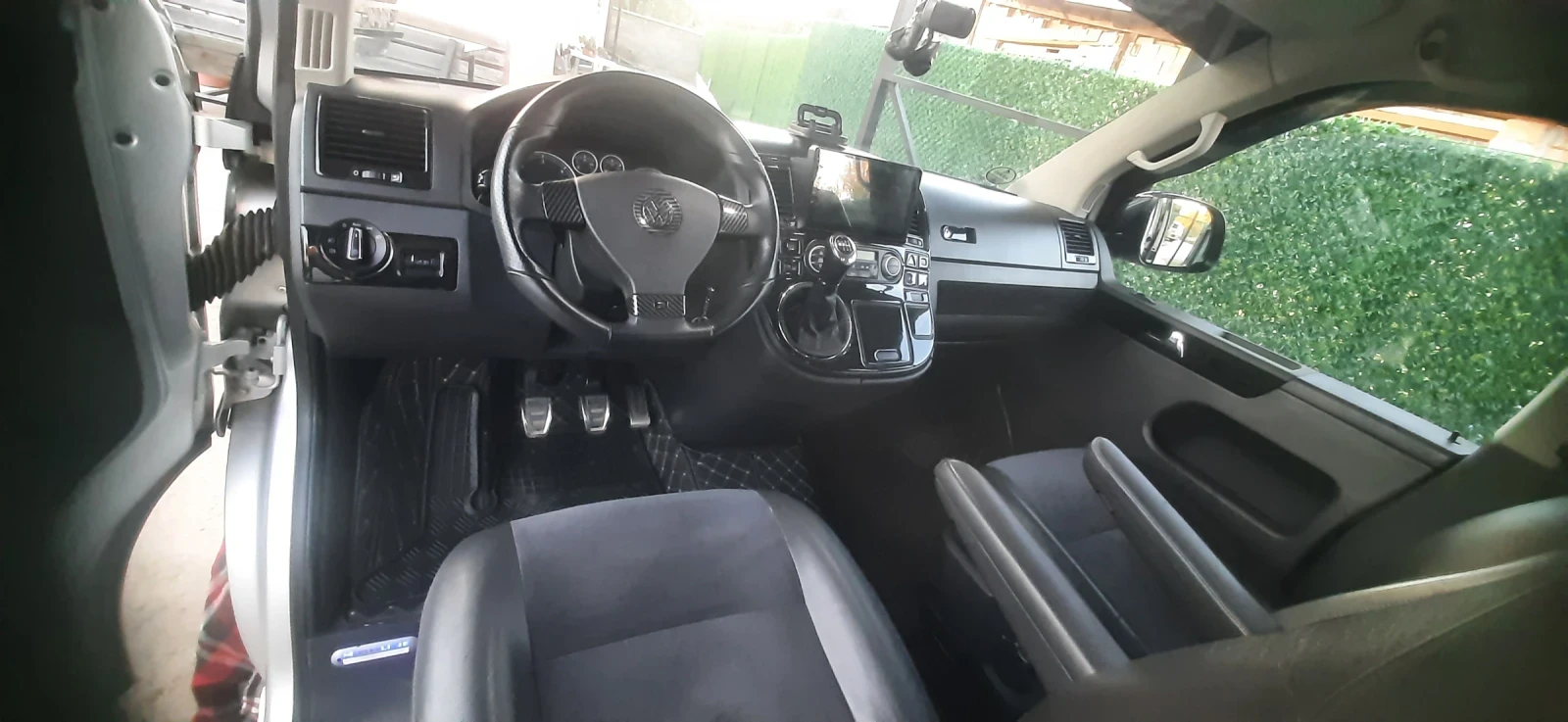 VW Multivan R line, снимка 11 - Бусове и автобуси - 56376958