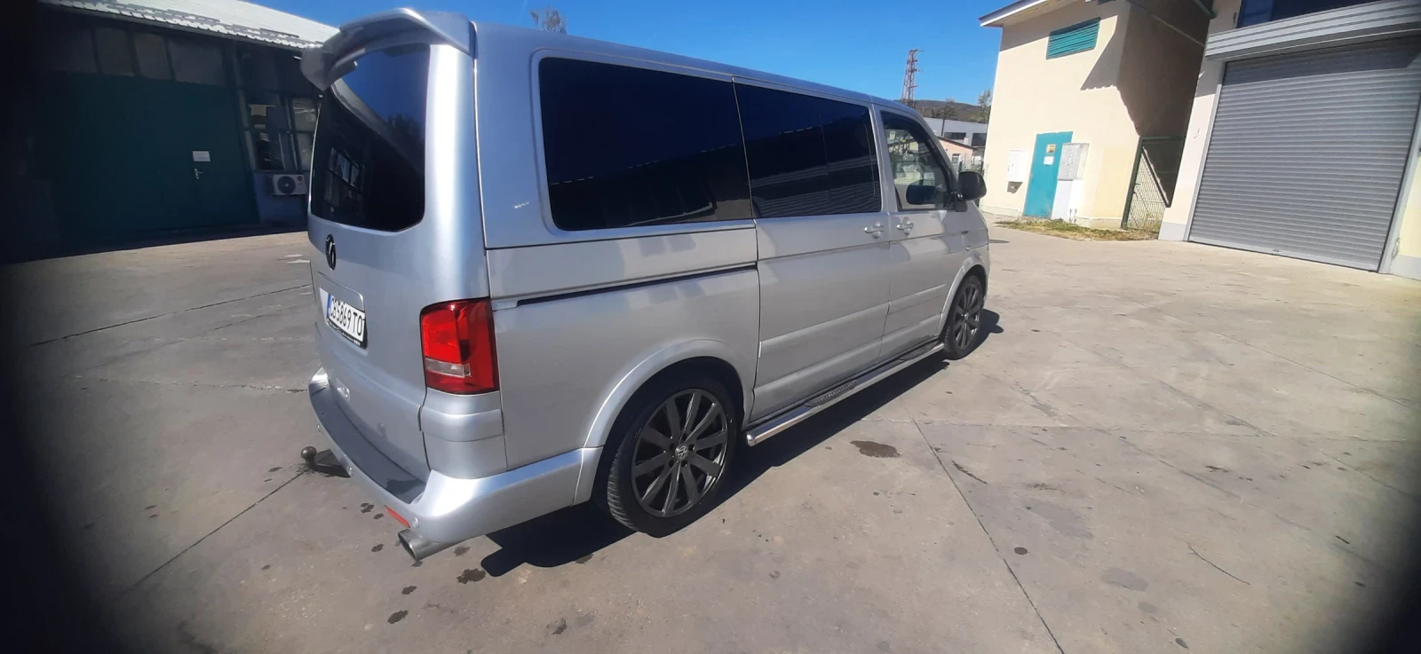 VW Multivan R line, снимка 3 - Бусове и автобуси - 56376958