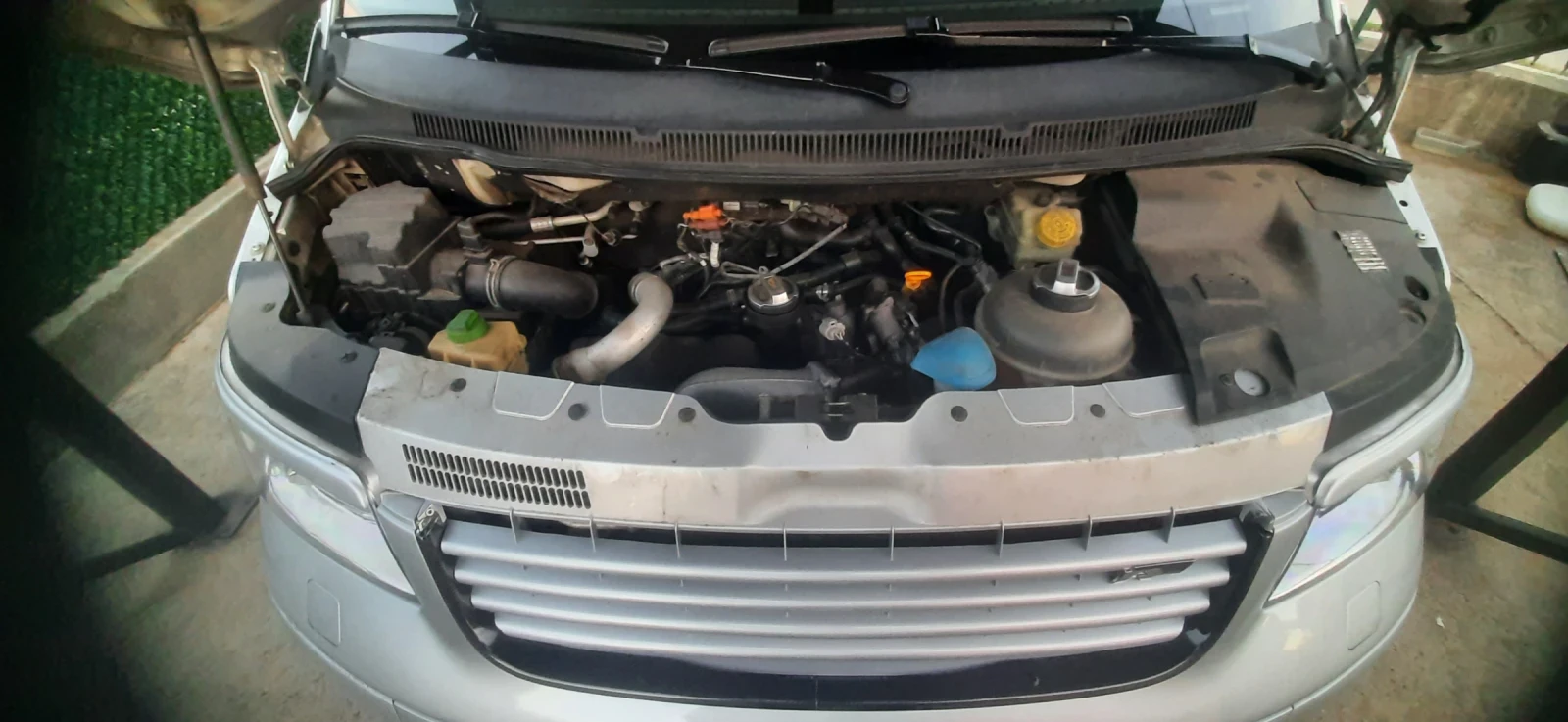 VW Multivan R line, снимка 15 - Бусове и автобуси - 56376958