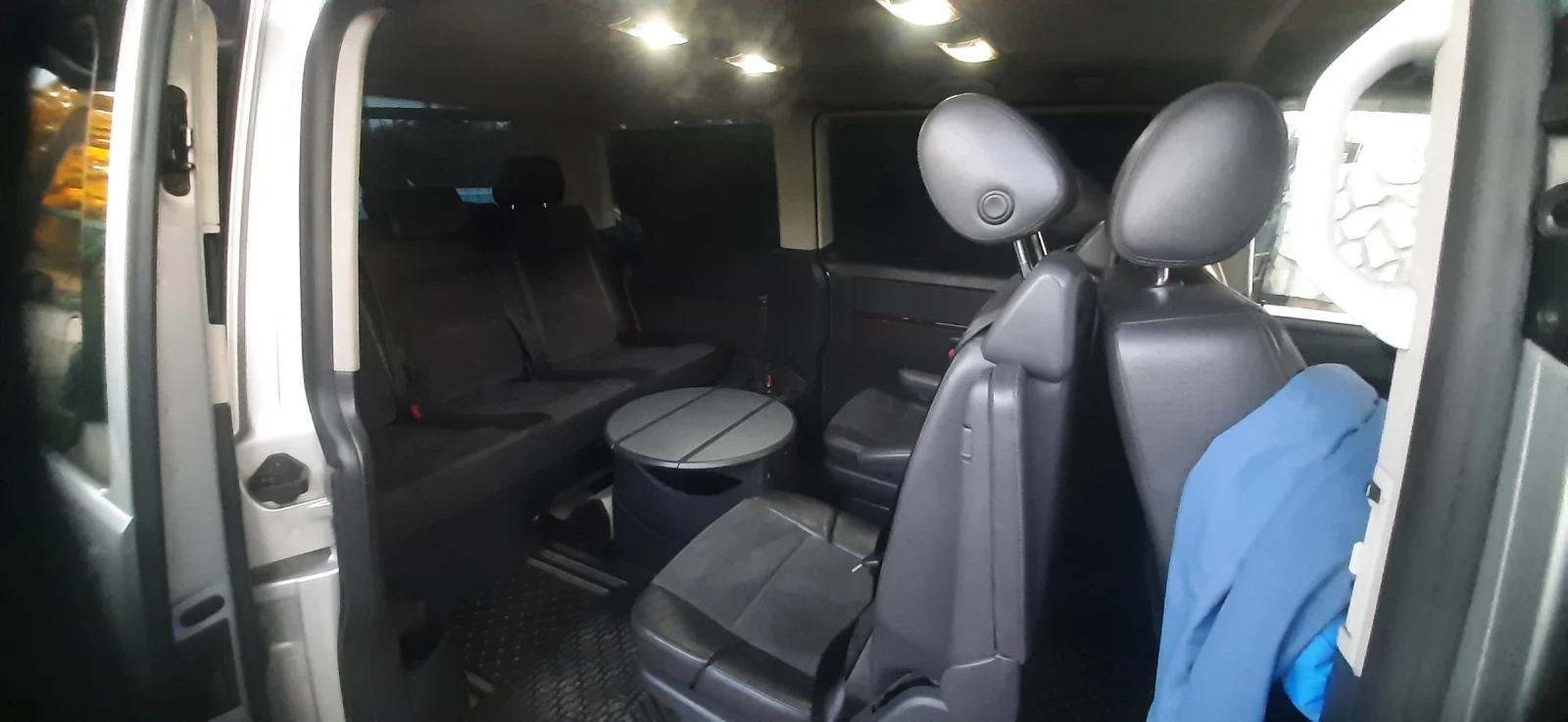 VW Multivan R line, снимка 12 - Бусове и автобуси - 56376958