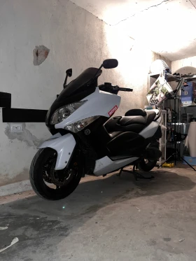  Yamaha T-max