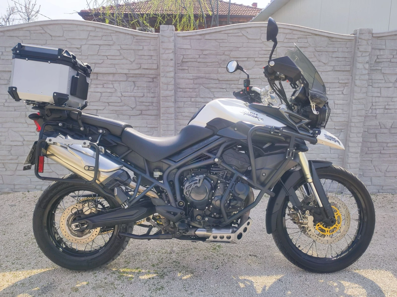 Triumph Tiger 800