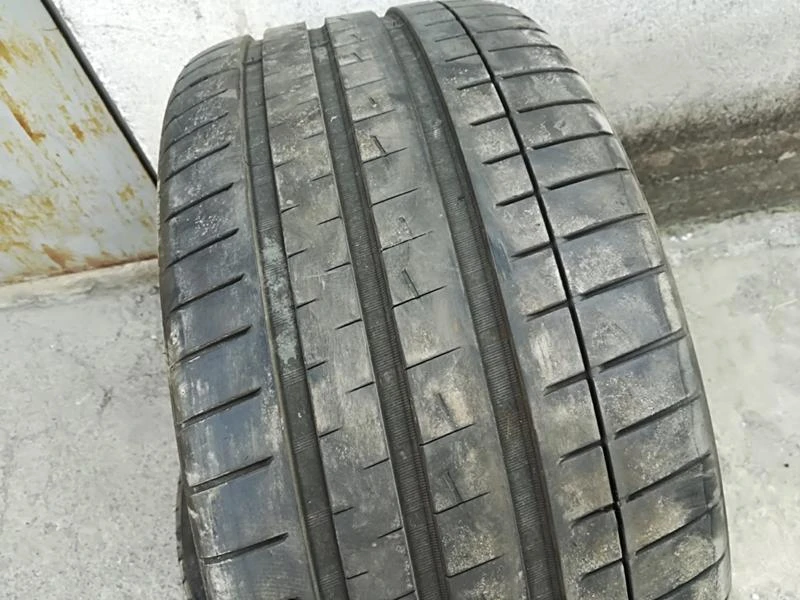 Гуми Летни 245/40R18, снимка 2 - Гуми и джанти - 21479760