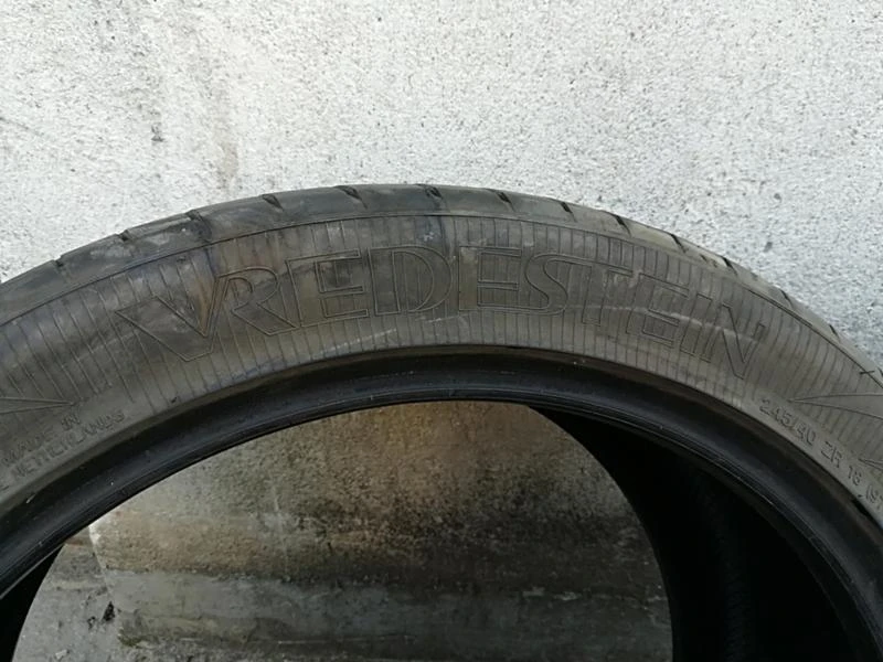 Гуми Летни 245/40R18, снимка 3 - Гуми и джанти - 21479760