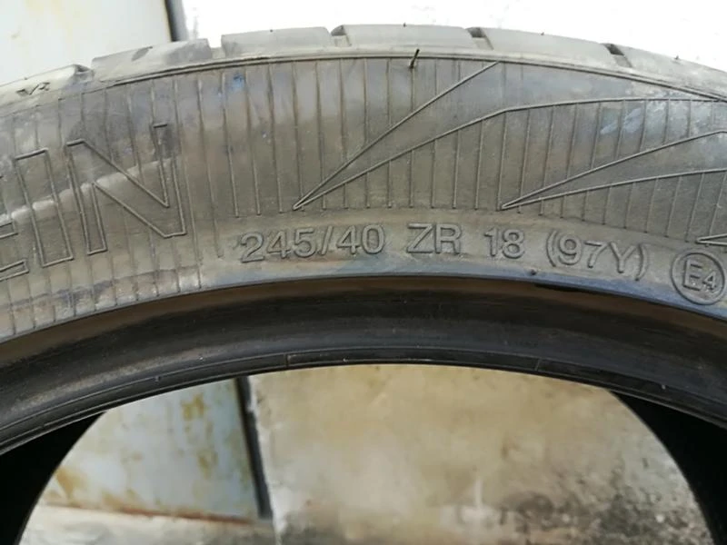 Гуми Летни 245/40R18, снимка 4 - Гуми и джанти - 21479760