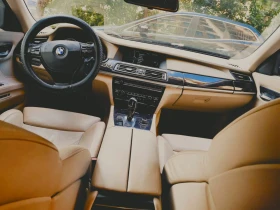 BMW 750 4.4i F01, снимка 11