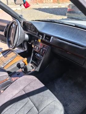 Mercedes-Benz 124, снимка 4