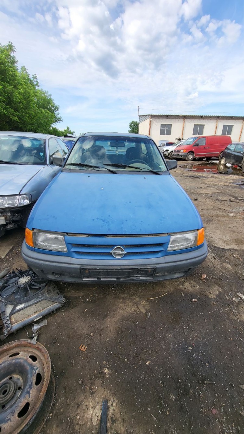 Opel Astra, снимка 1 - Автомобили и джипове - 45629444