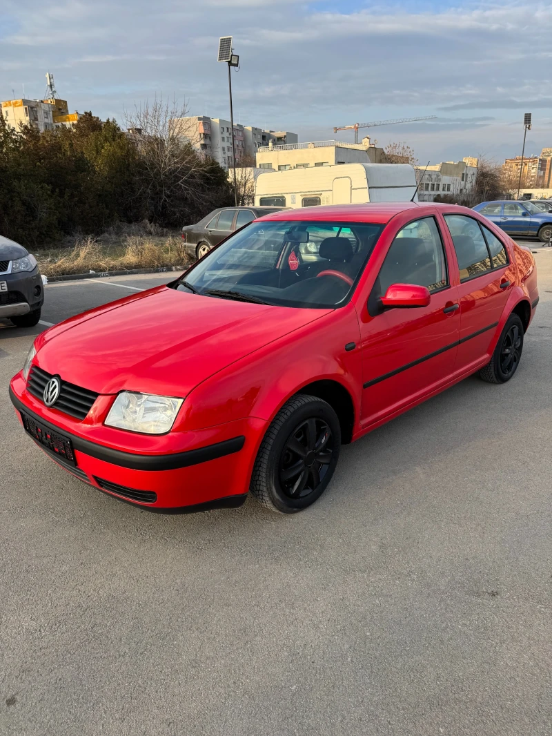 VW Bora 1.6i, снимка 2 - Автомобили и джипове - 48949275